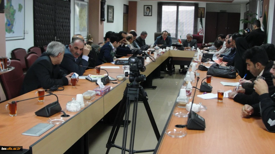 جلسه مسئولین استانی وجناب دکتر مهر محمدی جهت اختصاص زمین برای ساخت پردیس خواهران استان کردستان