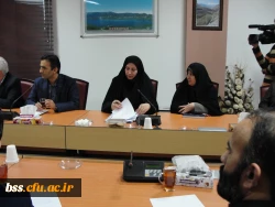 جلسه مسئولین استانی وجناب دکتر مهر محمدی جهت اختصاص زمین برای ساخت پردیس خواهران استان کردستان