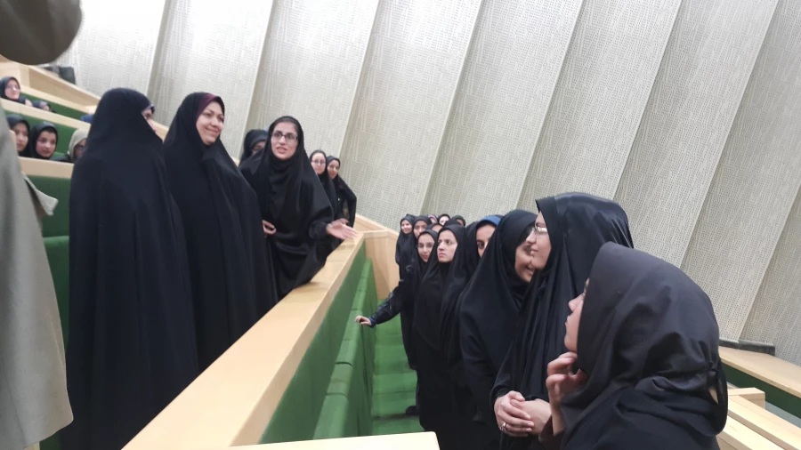 بازید دانشجویان پردیس بنت الهدی صدر از نمایشگاه  بین المللی کتاب  تهران 2