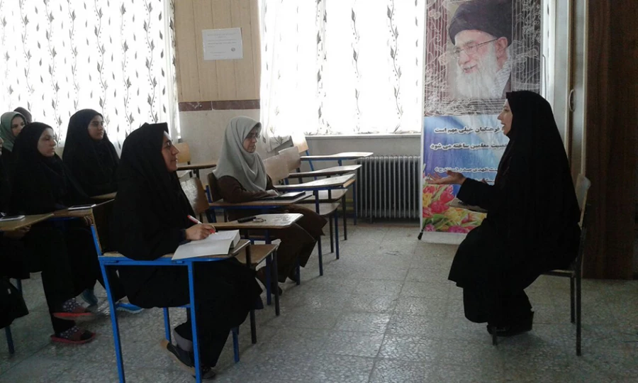 نشست سرکار خانم دکتر قدسی با مربیان،  سرپرستان و دانشجویان ورزشکار اعزامی به المپیاد ورزشی زنجان  2