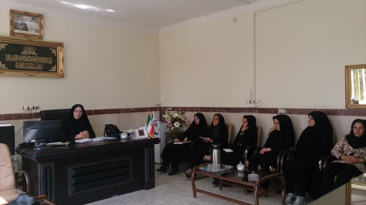 نشست سرکار خانم قدسی با نمایندگان کانونها و انجمن  ها 2