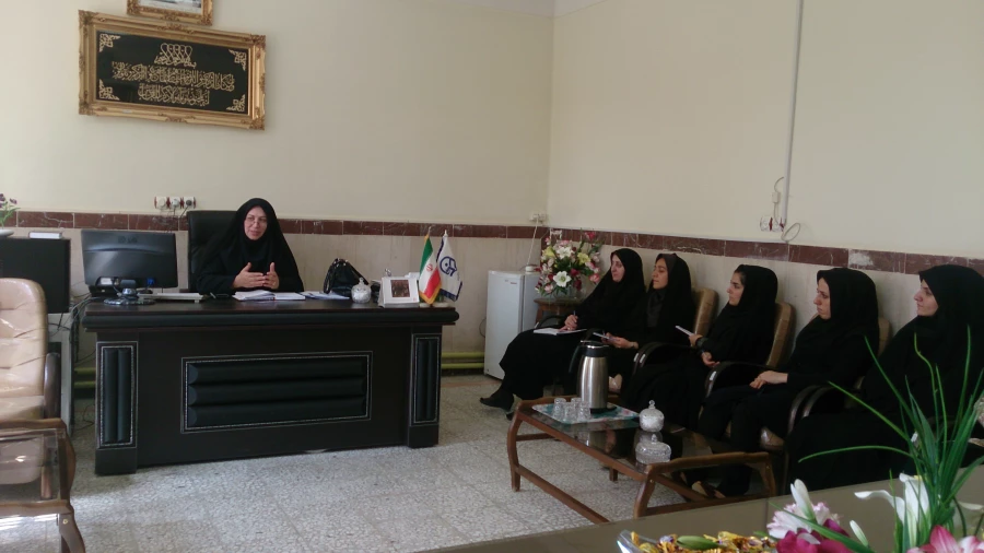 نشست سرکار خانم قدسی با نمایندگان کانونها و انجمن  ها 5