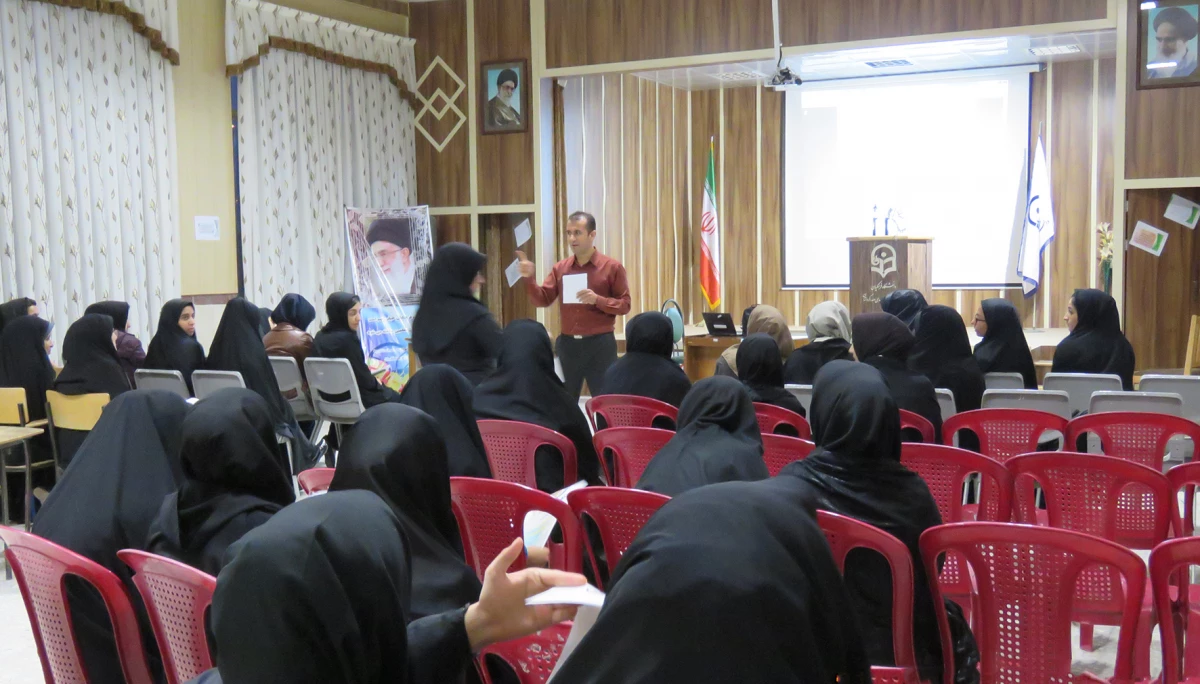 کارگاه راهنمایی و توجیه دانشجویان علاقمند به شرکت در  همایش استانی تربیت سیاسی و اجتماعی جایگاه و اقتضائات آن در تربیت معلم 5