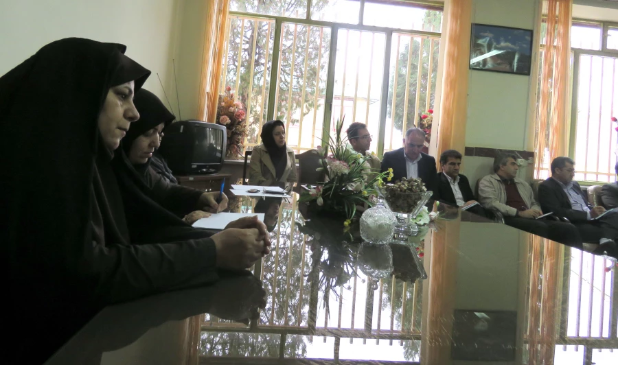 جلسه ی  سرپرست محترم پردیس سرکار خانم دکتر قدسی  با اساتید  پردیس 4