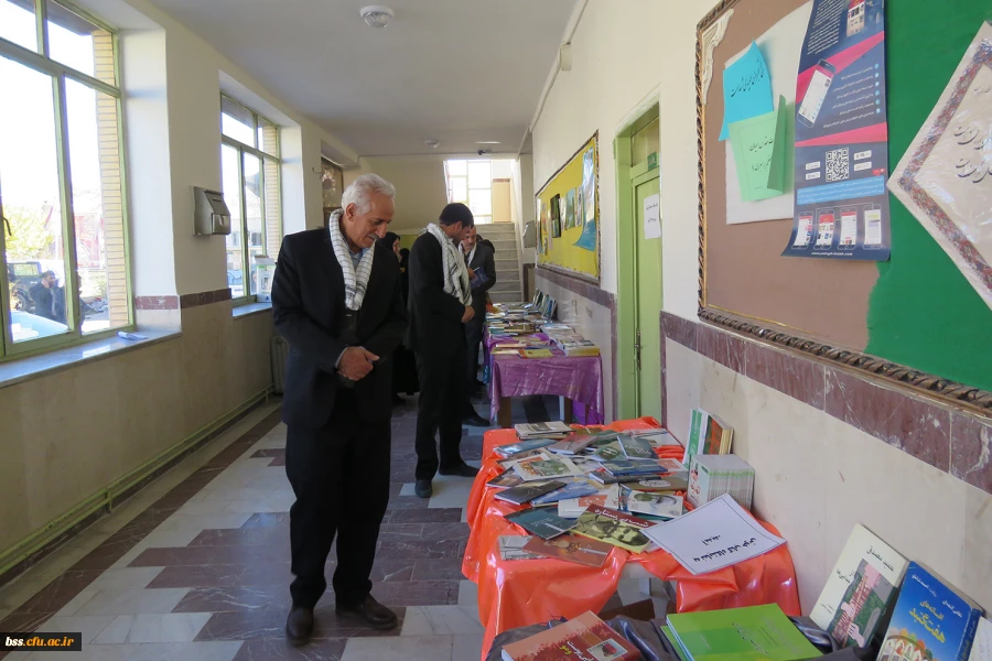 حضور دکتر معروفی و همراهانشان درپردیس بنت الهدی صدر کردستان به مناسبت بزرگداشت  هفته بسیج 8