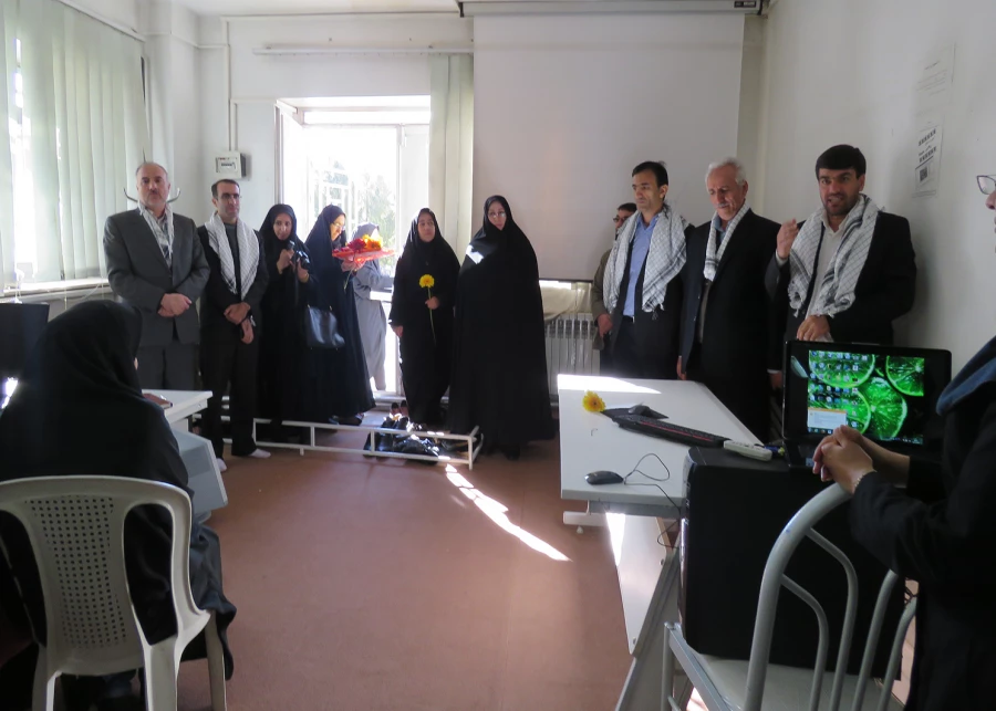 حضور دکتر معروفی و همراهانشان درپردیس بنت الهدی صدر کردستان به مناسبت بزرگداشت  هفته بسیج 2