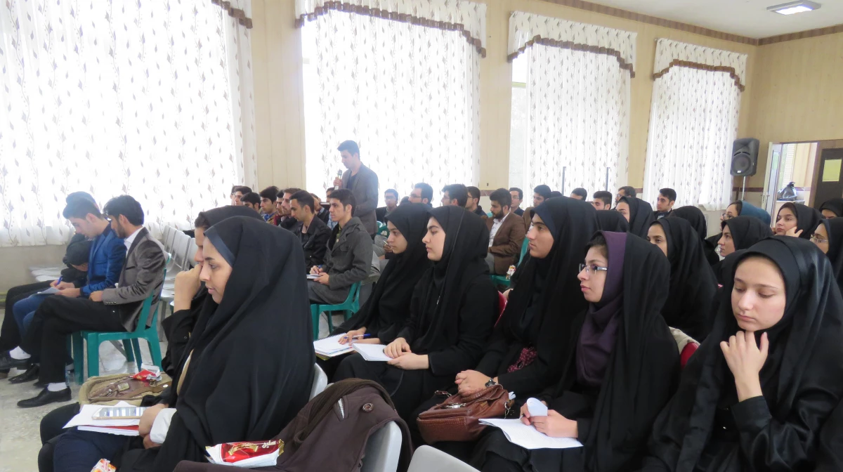 نشست مشترک نمایندگان تشکل های دانشجویی با ریاست محترم دانشگاه فرهنگیان استان کردستان 7