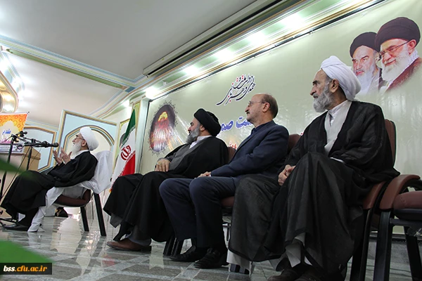 دیدار دانشجویان پردیس شهیده بنت الهدی صدر کردستان با مرجع عالی قدر آیت الله نوری همدانی 3