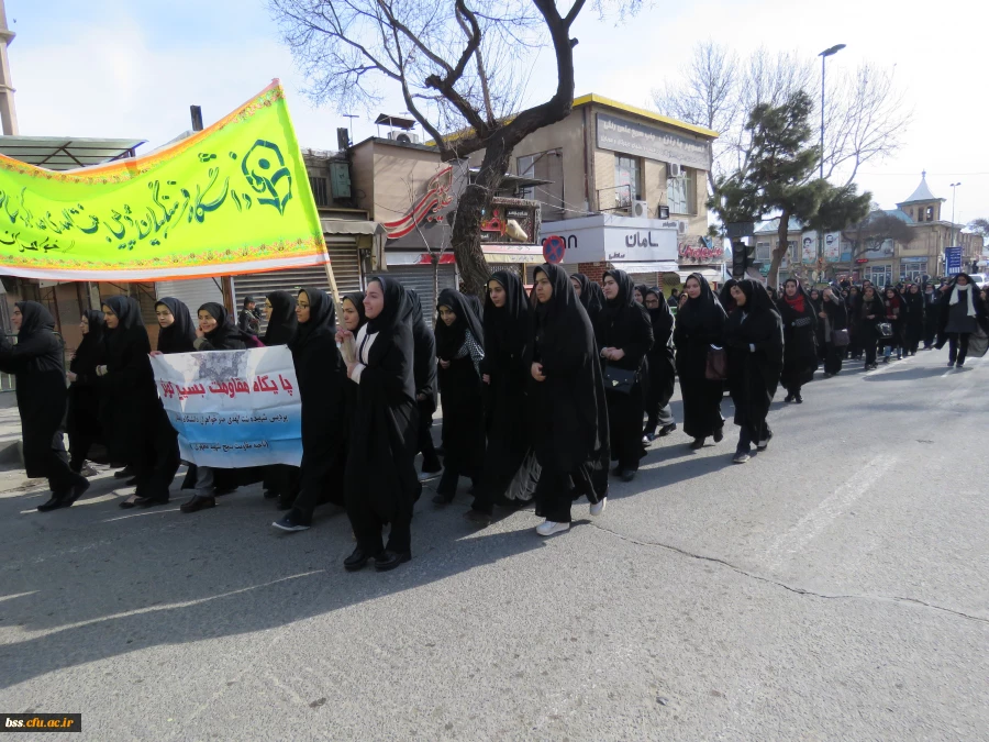 حضور پرشوراساتید ، کارکنان و دانشجویان دانشگاه فرهنگیان ،
  پردیس بنت الهدی صدر در راهپیمایی 22 بهمن 1394 3