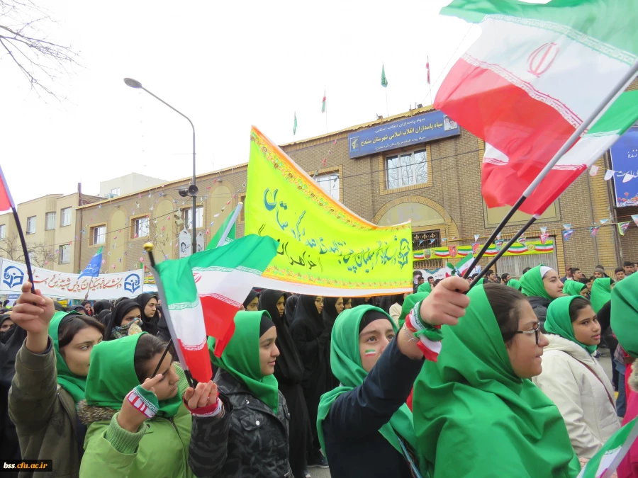 حضور پرشوراساتید ، کارکنان و دانشجویان دانشگاه فرهنگیان ،
  پردیس بنت الهدی صدر در راهپیمایی 22 بهمن 1394 6