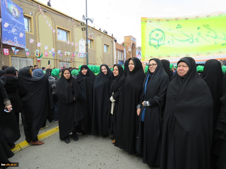 حضور پرشوراساتید ، کارکنان و دانشجویان دانشگاه فرهنگیان ،
  پردیس بنت الهدی صدر در راهپیمایی 22 بهمن 1394 7