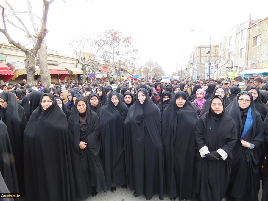 حضور پرشوراساتید ، کارکنان و دانشجویان دانشگاه فرهنگیان ،
  پردیس بنت الهدی صدر در راهپیمایی 22 بهمن 1394 6