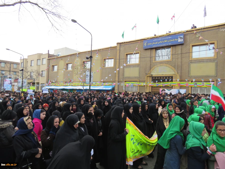 حضور پرشوراساتید ، کارکنان و دانشجویان دانشگاه فرهنگیان ،
  پردیس بنت الهدی صدر در راهپیمایی 22 بهمن 1394 5