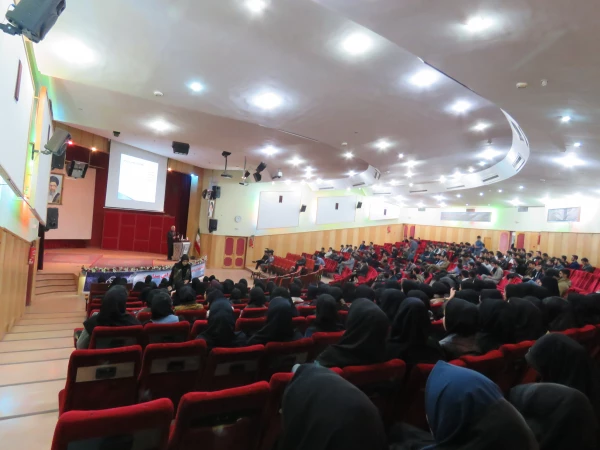 شرکت دانشجو معلمان در همایش سفیران سلامت به میزبانی دانشگاه کردستان  6