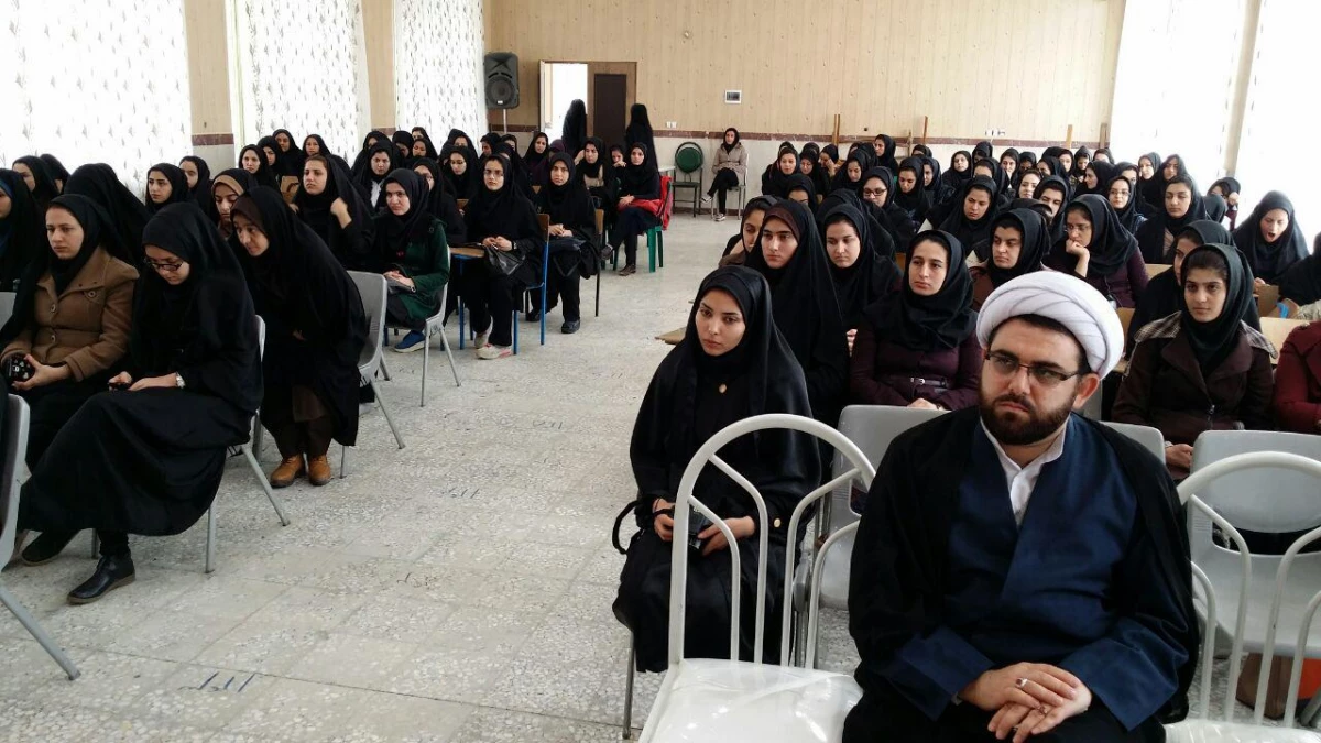 با حضور نمایندگان دفتر نهاد رهبری در پردیس بنت الهدی صدر برگزار شد .
تریبون آزاد با موضوع انتخابات در دانشگاه فرهنگیان کردستان 2