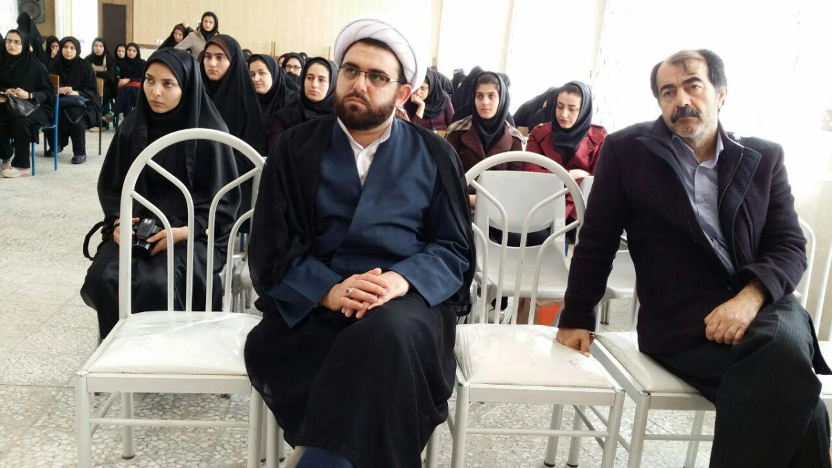 با حضور نمایندگان دفتر نهاد رهبری در پردیس بنت الهدی صدر برگزار شد .
تریبون آزاد با موضوع انتخابات در دانشگاه فرهنگیان کردستان 2