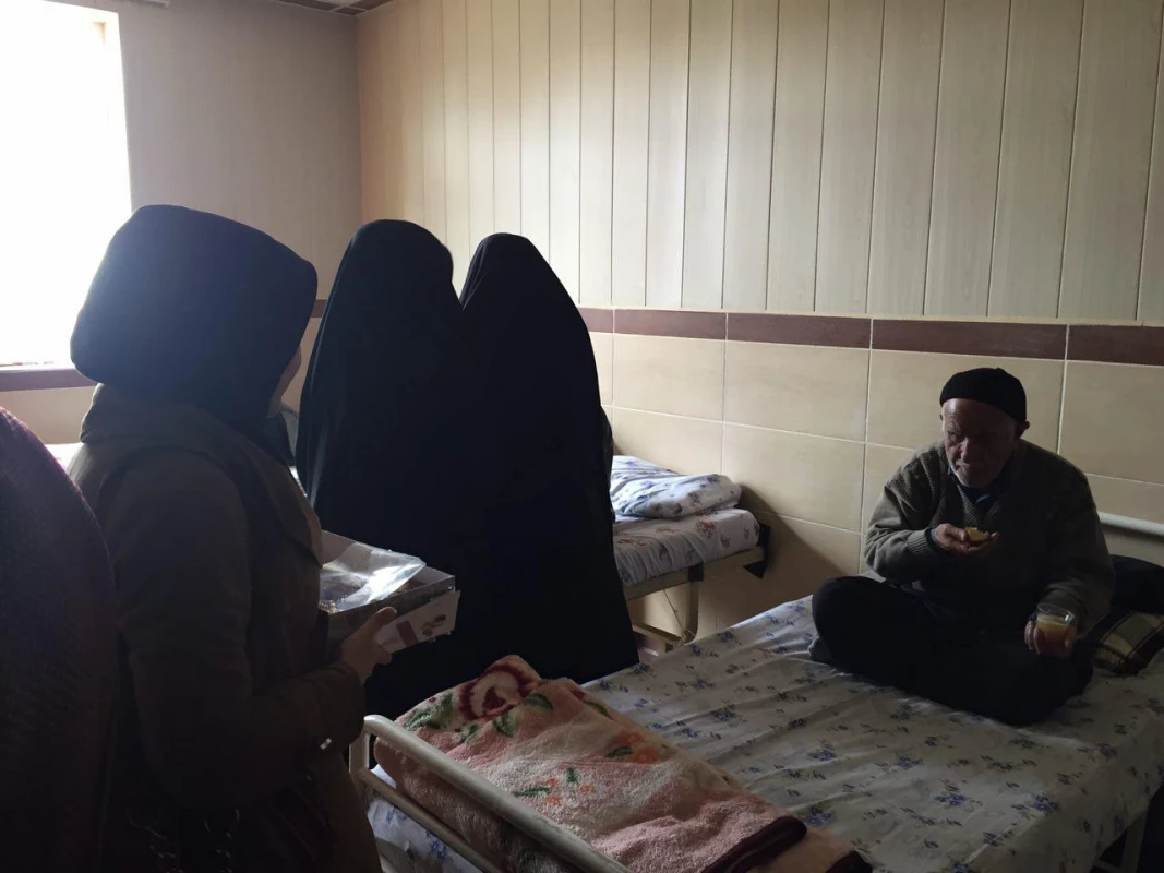 دیدار اعضای کانون سلامت با سالمندان 8