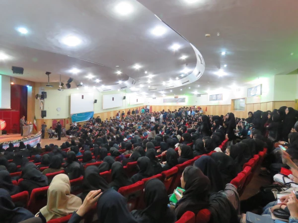 شرکت دانشجو معلمان و اعضای کانون سلامت در
اختتامیه دومین جشنواره دانشگاه پاک در دانشگاه کردستان 2