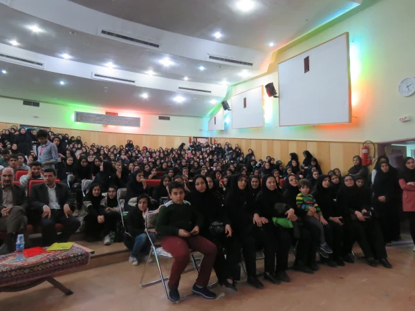 شرکت دانشجو معلمان و اعضای کانون سلامت در
اختتامیه دومین جشنواره دانشگاه پاک در دانشگاه کردستان 5