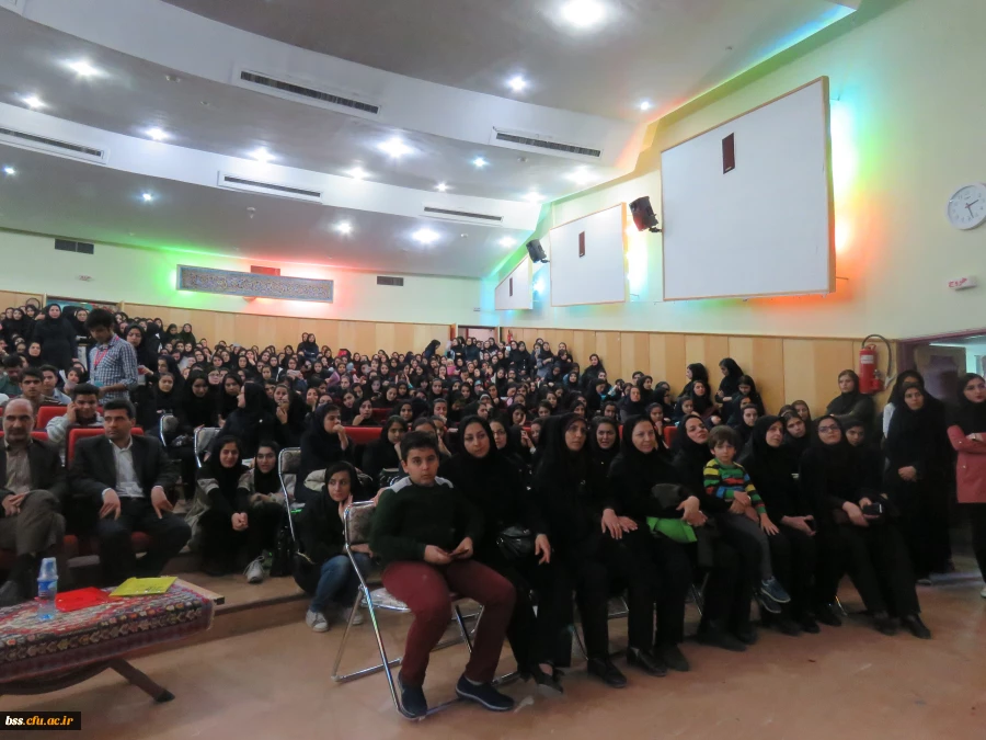 شرکت دانشجو معلمان و اعضای کانون سلامت در
اختتامیه دومین جشنواره دانشگاه پاک در دانشگاه کردستان 5