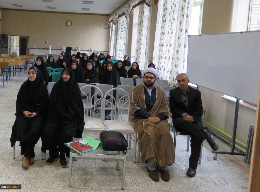 بسیج دانشجویی پردیس  برگزار کرد:
نشست دانشجوئی تحت عنوان مناظره و انتخابات کانونها و انجمنها 2