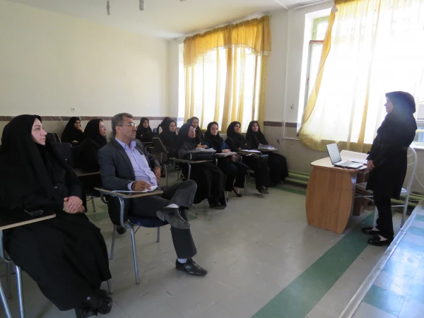 جلسه دفاع کارورزی  در پردیس بنت الهدی صدر 
به همت اساتید کارورزی  برگزار شد 3