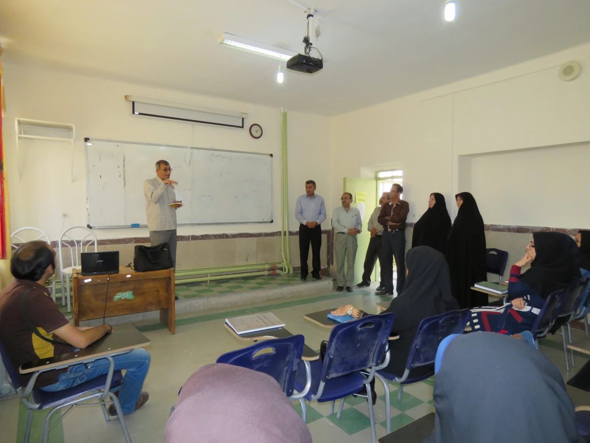 بازدید سردبیر و مشاور مجلات رشد از پردیس بنت الهدی صدر 4