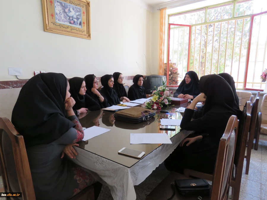 نشست توجیهی سرکار خانم دکتر قدسی با ره یافتگان به مرحله کشوری جشنواره علمی، ادبی و هنری 4