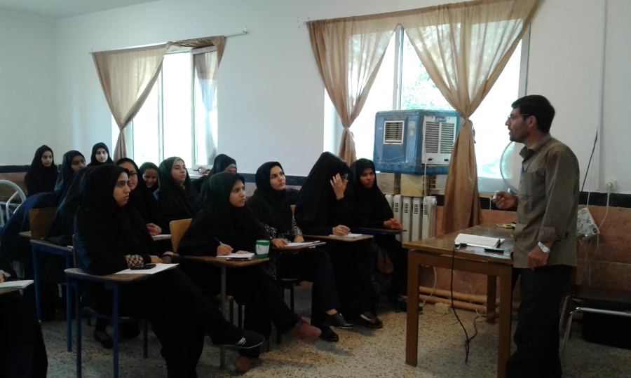 برگزاری نشست دانشجویی با موضوع حجاب و غفاف  با حضور دانشجویان طرح ولایت و دانشجویان شرکت کننده در ترم تابستانی 2