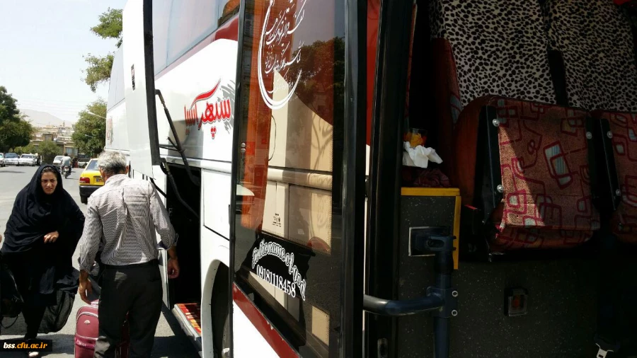 با حضور مدیریت امور پردیس های استان کردستان صورت گرفت 
مراسم بدرقه ی دانش آموختگان 91 پردیس دخترانه ی بنت الهدی صدر کردستان برای حضور در جشن فارغ التحصیلی دانشگاه فرهنگیان سراسر کشور در مشهد مقدس 4