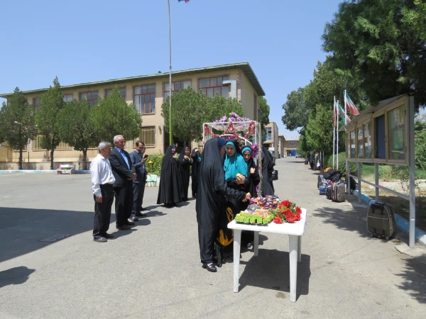 با حضور مدیریت امور پردیس های استان کردستان صورت گرفت 
مراسم بدرقه ی دانش آموختگان 91 پردیس دخترانه ی بنت الهدی صدر کردستان برای حضور در جشن فارغ التحصیلی دانشگاه فرهنگیان سراسر کشور در مشهد مقدس 7