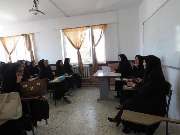 نشست توجیهی معاون آموزشی ، فرهنگی و پژوهشی   بهمراه کارشناسان با دانشجویان ورودی جدید 2