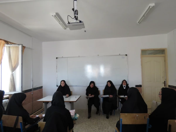 نشست توجیهی معاون آموزشی ، فرهنگی و پژوهشی   بهمراه کارشناسان با دانشجویان ورودی جدید 5