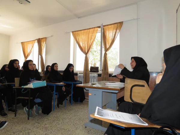 نشست توجیهی معاون آموزشی ، فرهنگی و پژوهشی   بهمراه کارشناسان با دانشجویان ورودی جدید 6