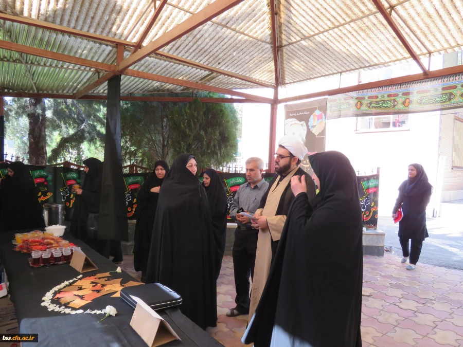 هیأت فاطمیه برگزار کرد
مراسم زیارت بیرق متبرکه ی بارگاه ملکوتی امام حسین ( ع) 2