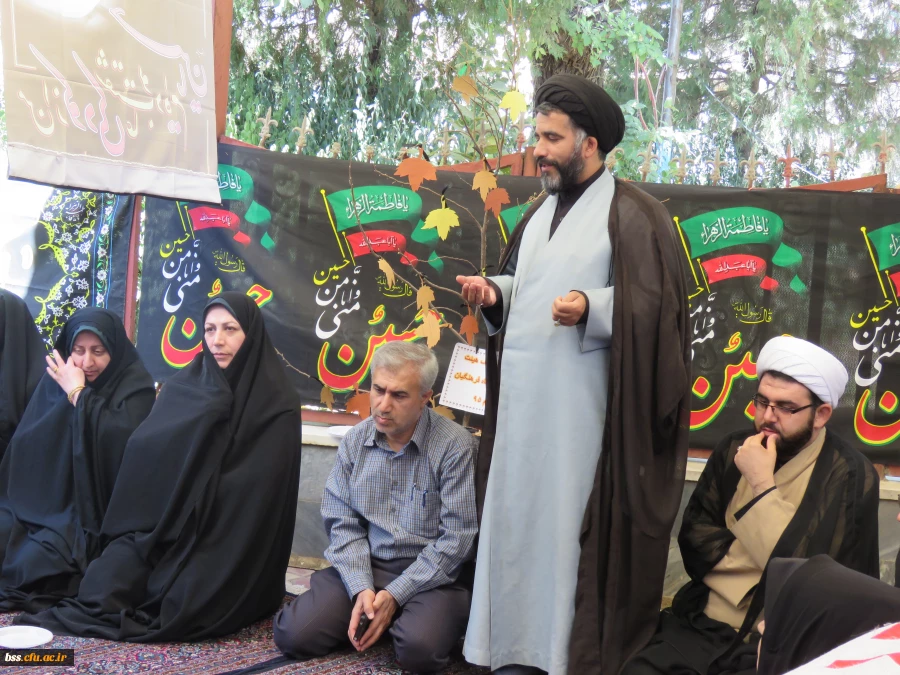 هیأت فاطمیه برگزار کرد
مراسم زیارت بیرق متبرکه ی بارگاه ملکوتی امام حسین ( ع) 2