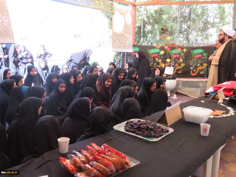 هیأت فاطمیه برگزار کرد
مراسم زیارت بیرق متبرکه ی بارگاه ملکوتی امام حسین ( ع) 2