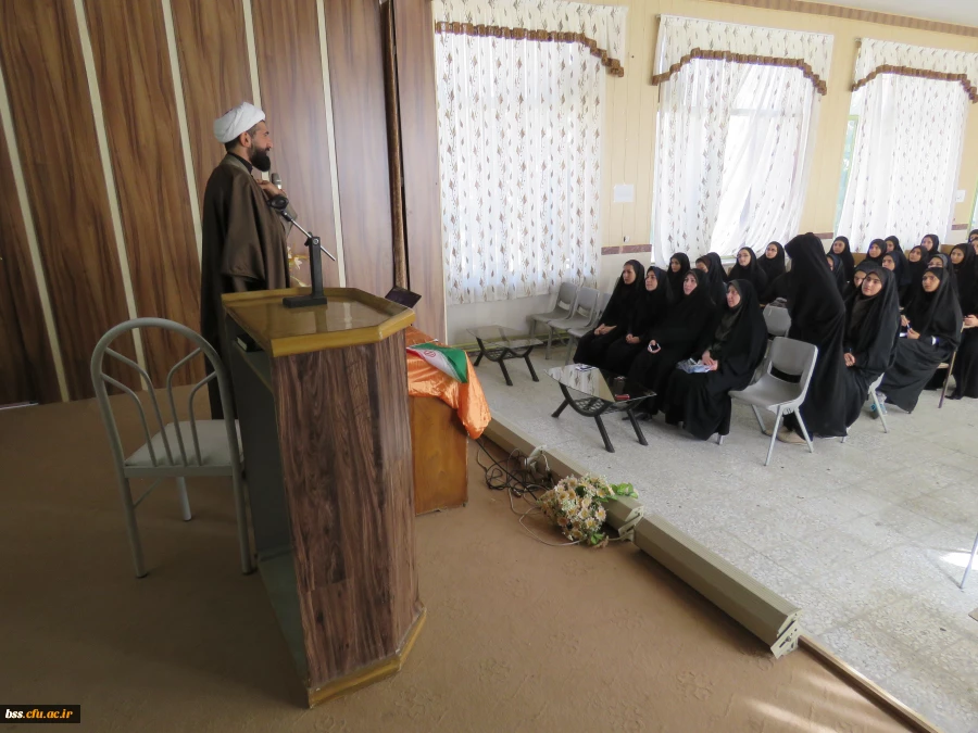 به همت تشکل بسیج دانشجویی ( پایگاه کوثر ) پردیس برگزار شد
کارگاه معلم انقلابی(عفاف و حجاب) 2