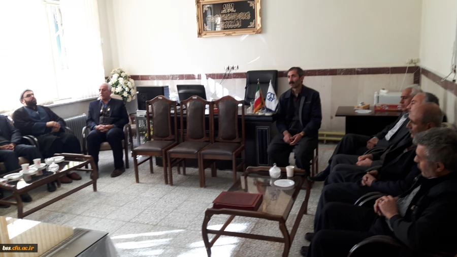 حضور  سرپرست مدیریت امور پردیس های استان کردستان وهیإت همراه 
در جمع همکاران    پردیس  بنت الهدی صدر 4