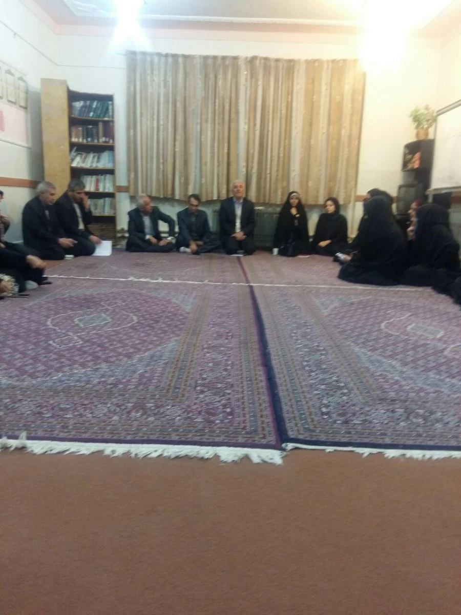 نشست صمیمانه مدیریت استانی و هیإت  همراه  با دانشجویان در خوابگاه 5