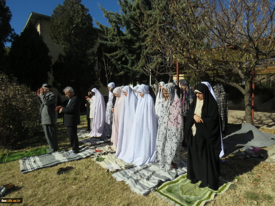 برپایی نماز شکرگزاری و باران در محوطه پردیس 2