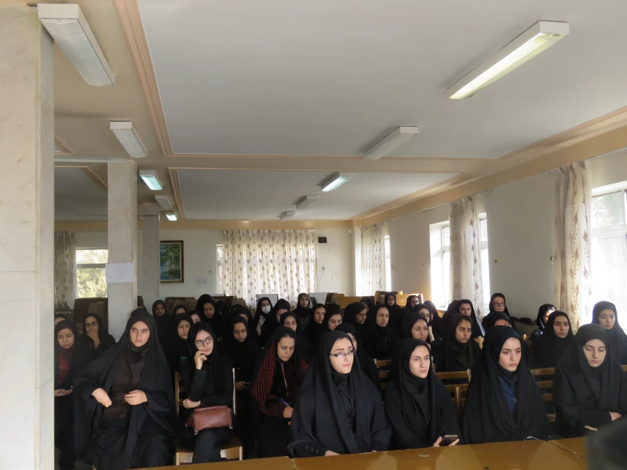 جلسه ی توجیهی مسئول فرهنگی مدیریت استان با دانشجو معلمان ورودی 94 و 95 2