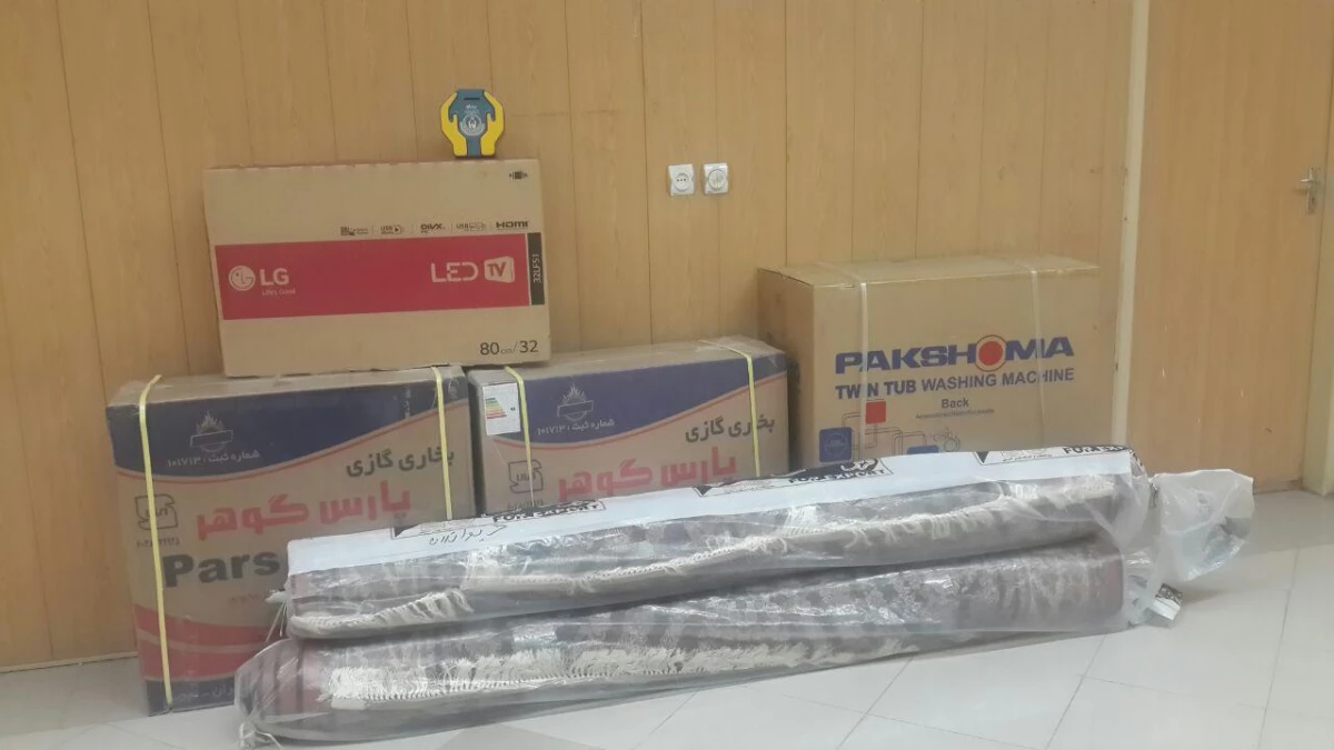 حضورکانون خیریه همدلی پردیس بنت الهدی صدرسنندج درنخستین جشن درخت ارزوها. 7