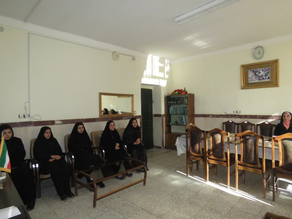 اهداء  لوح تقدیر به اعضای فعال  کانونها  و تشکلهای دانشجویی پردیس در سال گذشته 4