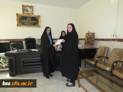 اهداء  لوح تقدیر به اعضای فعال  کانونها  و تشکلهای دانشجویی پردیس در سال گذشته 12