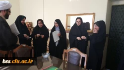 برگزاری مراسم قرعه کشی از بین برندگان مسابقه کتابخوانی با مناسبت هفته پژوهش 3