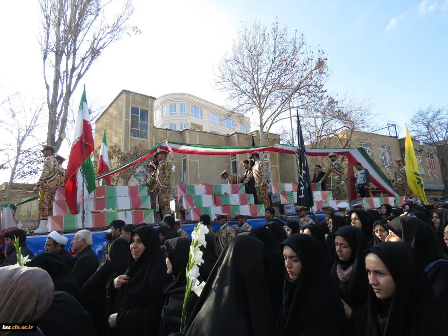 تشییع پیکر 20 شهید تازه تفحص شده در سنندج 3