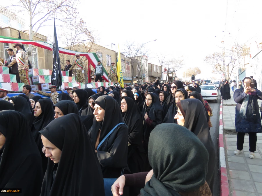 تشییع پیکر 20 شهید تازه تفحص شده در سنندج 2