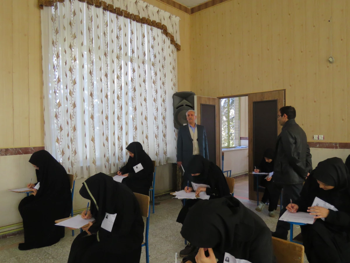 بازدید مدیریت استانی و هیأت همراه از حوزه  امتحانی پردیس بنت الهدی صدر 7