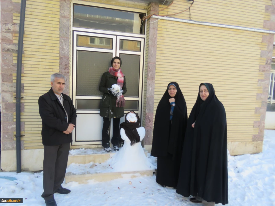 به مناسبت استقبال از  دهه فجر و شادی و شکر گذاری  از بارش نزولات آسمانی برگزار شد :
مسابقه ساخت آدم برفی 2